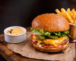 Mexican Burger (острый) + Fries