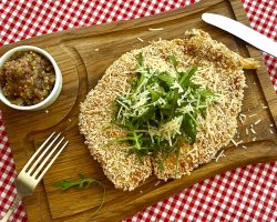 Шницель с рукколой и пармезаном
