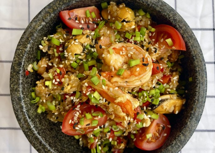 РИС ГОХАН с морепродуктами, яйцом и овощами